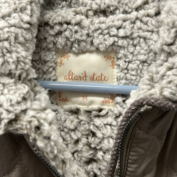 Altered state zip up vest. Size M. - Picture 2 of 4